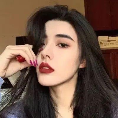 为了吃软饭，我嫁给了女帝